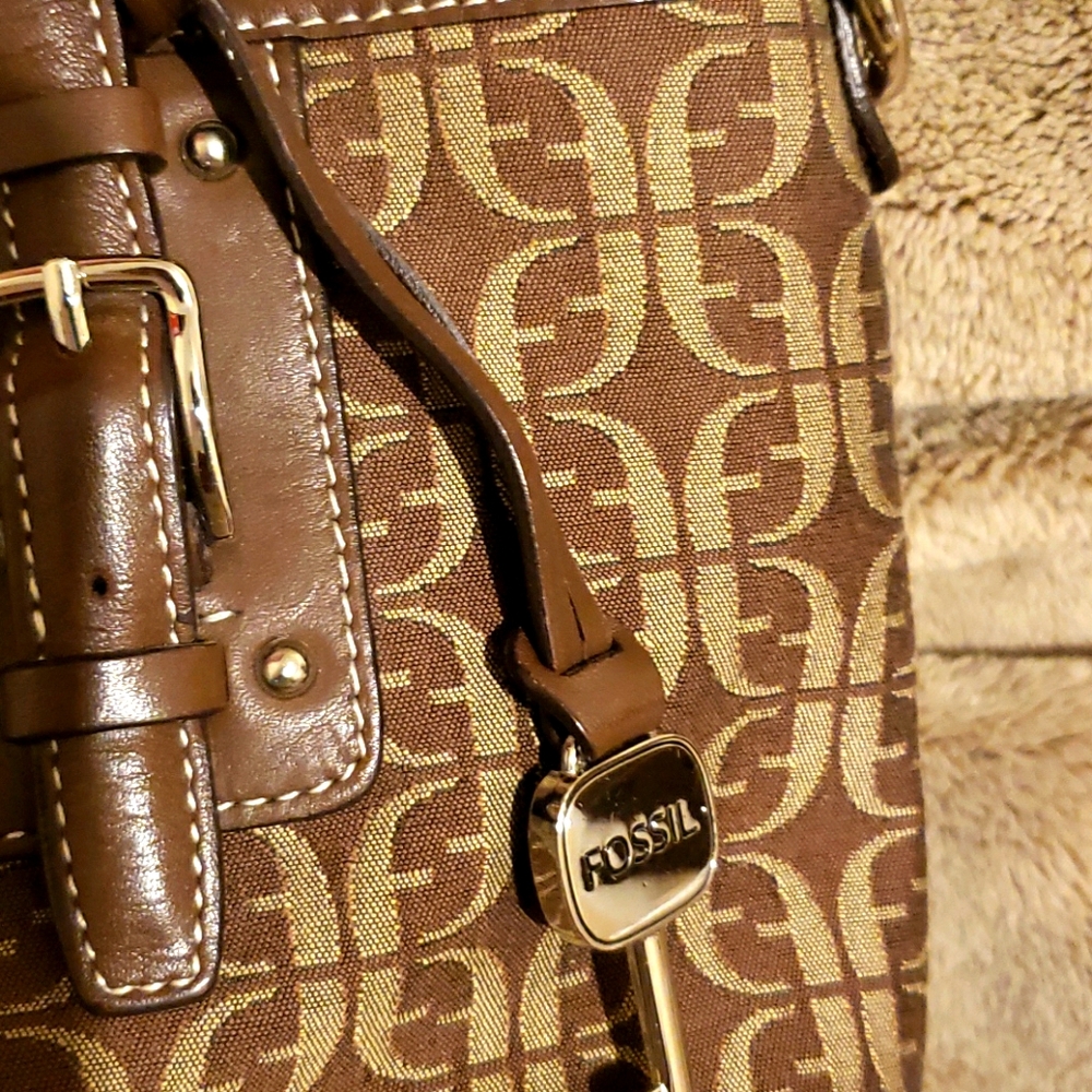Fossil Purse - Picture 2 of 11